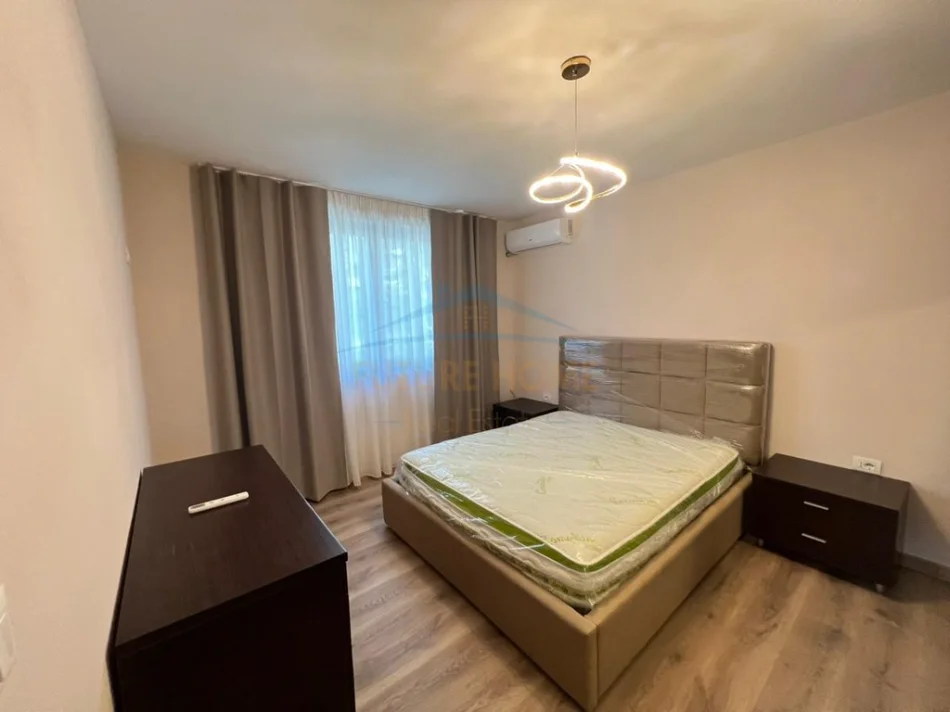 Tirane, jepet me qera apartament 1+1+Ballkon Kati 3, 65 m² 500 € 