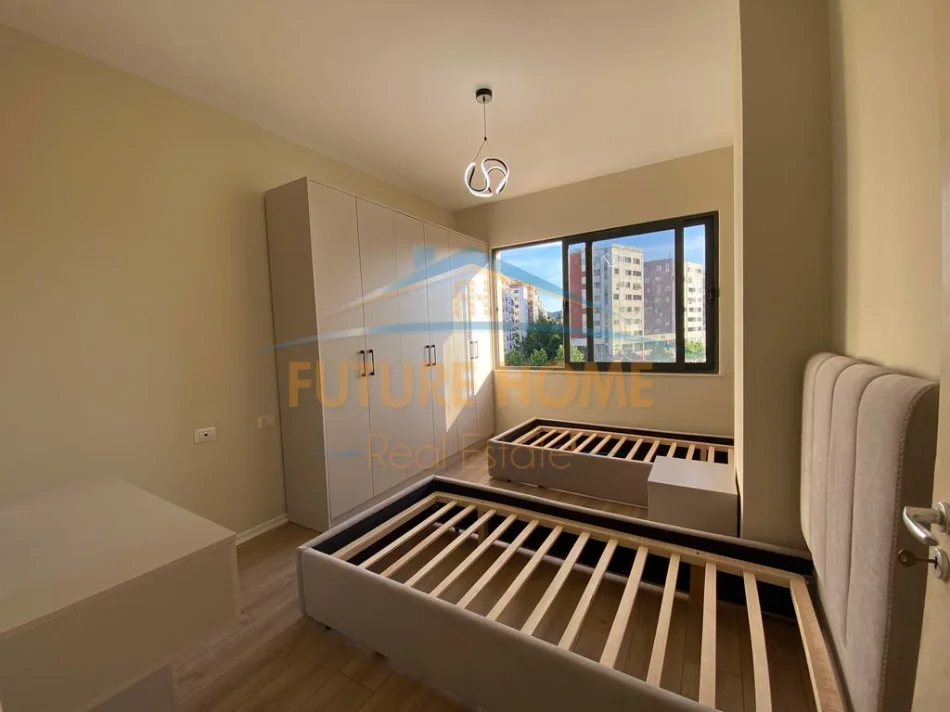 Tirane, shes apartament 2+1+Ballkon Kati 4, 73 m² 145.000 € (Bulevard migjeni)
