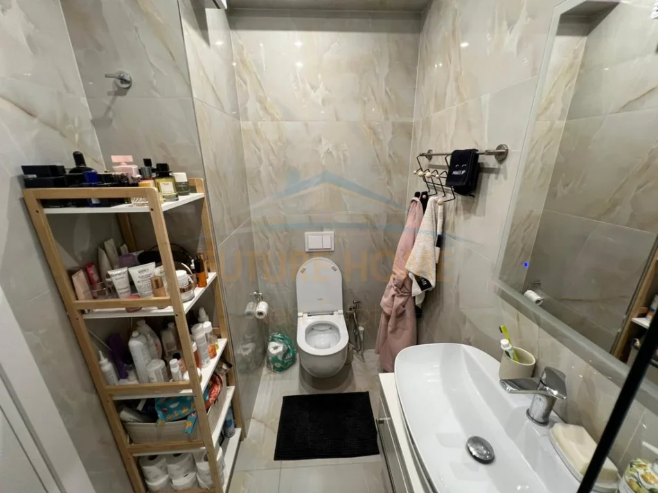 Tirane, jepet me qera apartament 2+1+Ballkon Kati 4, 128 m² 1.200 € (Komuna e Parisit)