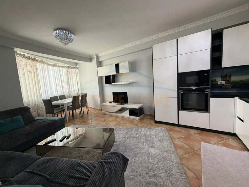 Tirane, jepet me qera apartament 2+1 , 98 m² 450 € (Unaza e Re,)