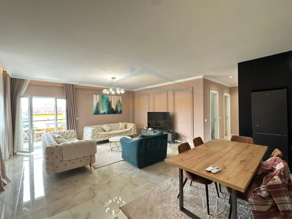 Tirane, shitet apartament 3+1+Ballkon Kati 1, (FARKE)