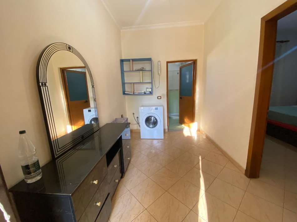 Tirane, shitet apartament 1+1 Kati 3, 75 m² 125.000 € (afer Xhamise Don Bosko)