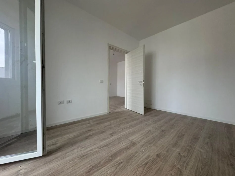 Tirane, shitet apartament 1+1 , 70 m² 137.000 € (Kompleksi e88)