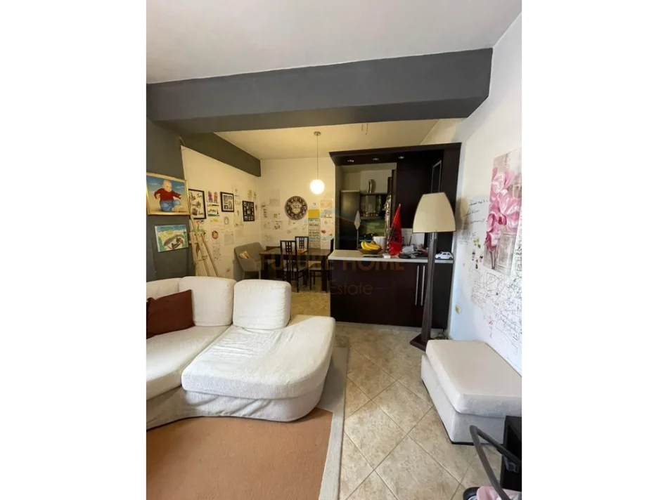 Tirane, shitet apartament 2+1 Kati 6, 95 m² 195.000 € (RRUGA E KAVAJES)