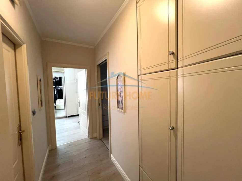 Tirane, jepet me qera apartament 2+1+Ballkon Kati 10, 125 m² 1.500 € (rruga Abdyl Frasheri)