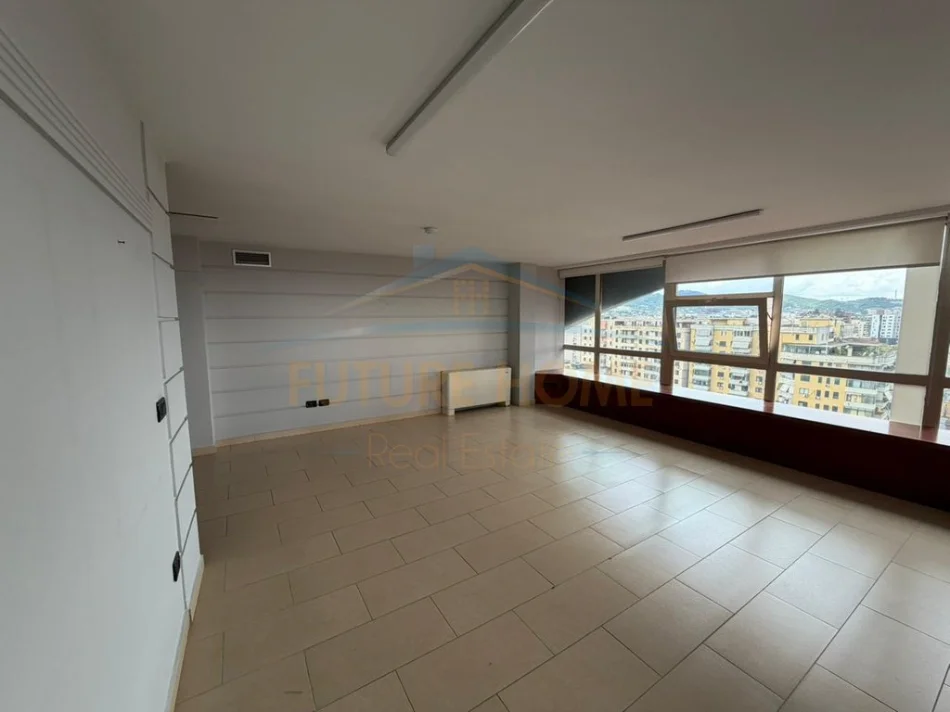Tirane, jepet me qera Ambjent Zyrash , 450 m² 6.000 € (Rruga e Kavajes)