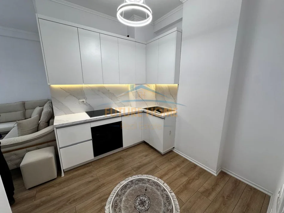 Tirane, shitet apartament 2+1+Ballkon Kati 8, 81 m² 145.000 € (Astir)