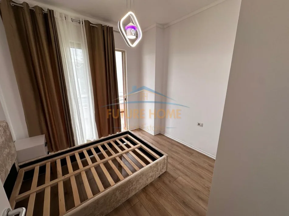Tirane, shitet apartament 2+1+Ballkon Kati 8, 81 m² 155.000 € (Unaza e Re)