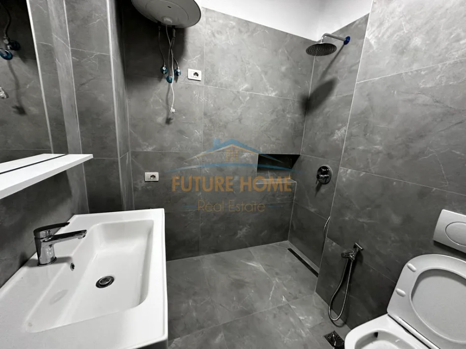 Tirane, shitet apartament 2+1+Ballkon Kati 8, 81 m² 145.000 € (Astir)