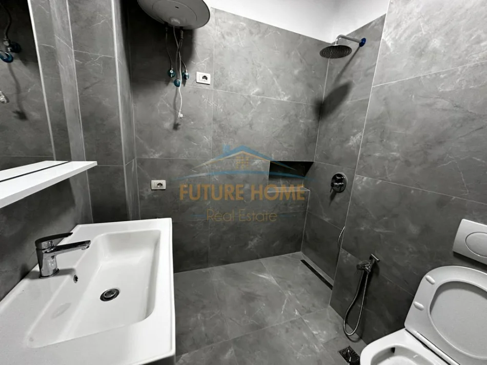 Tirane, shitet apartament 2+1+Ballkon Kati 8, 81 m² 155.000 € 