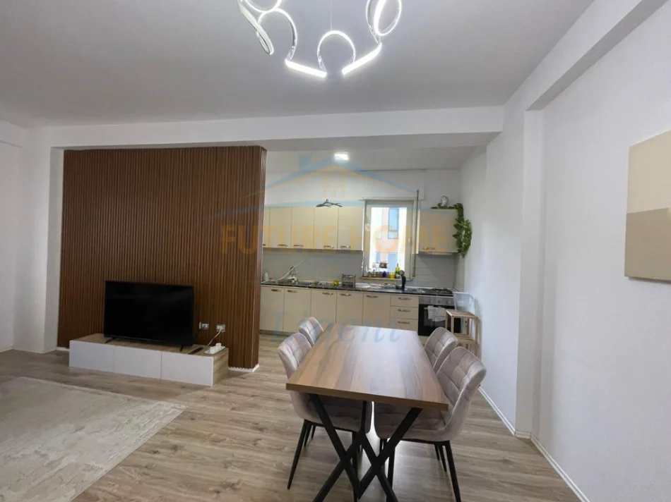 Tirane, jepet me qera apartament 1+1 Kati 4, 73 m² 600 € (Liqeni i thate)