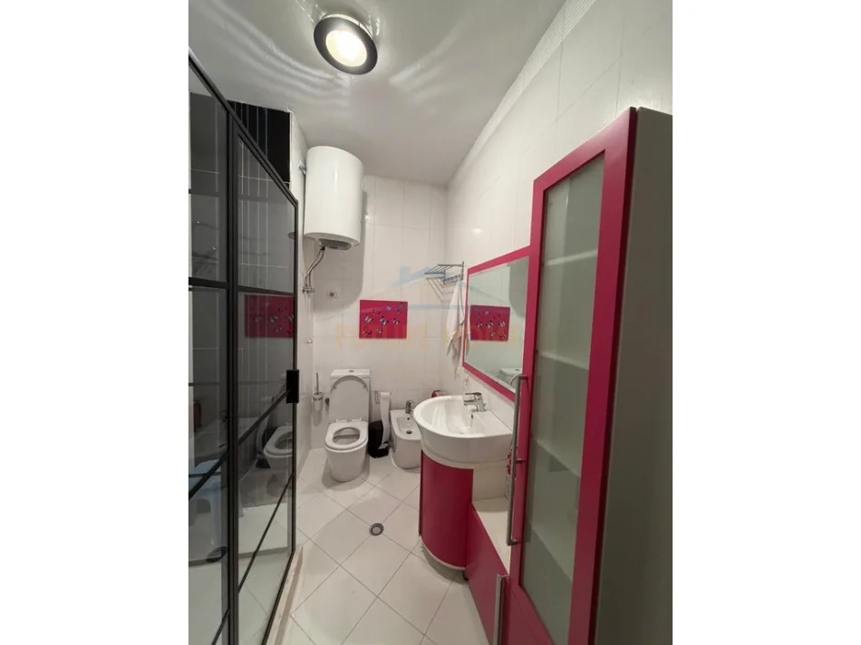 shitet apartament Kati 4, 105 m² 325.000 € (RRUGA E BARRIKADAVE)