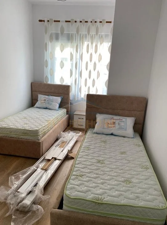 Tirane, jepet me qera apartament 2+1 Kati 2, 90 m² 600 € (brryli)