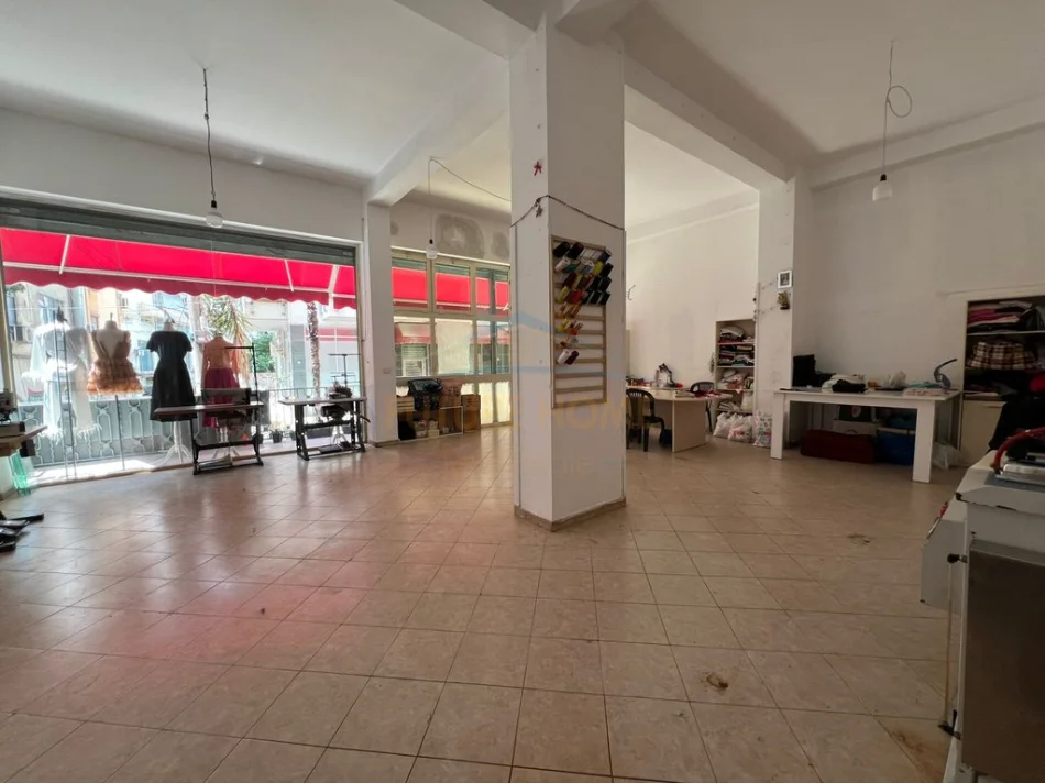 Tirane, jap me qera ambjent biznesi Kati 0, 70 m² 700 € (Myslym Shyri.)