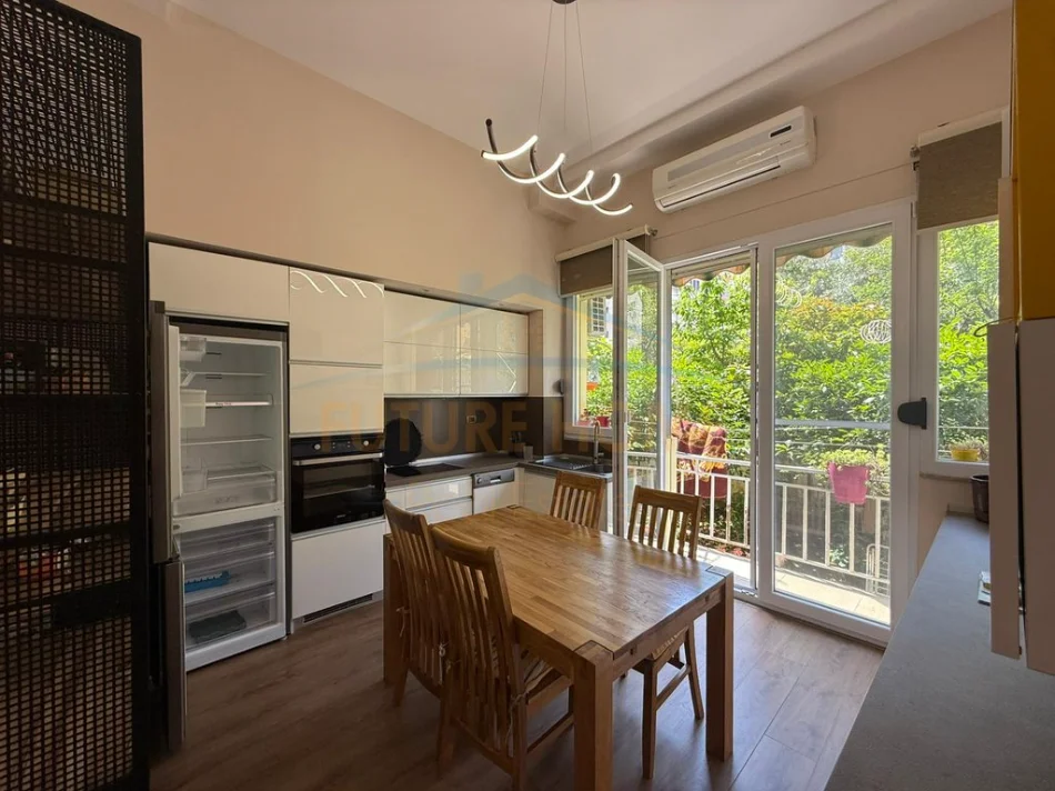 Tirane, shitet apartament 3+1 Kati 0, 133 m² 181.000 € (muhamed deliu)