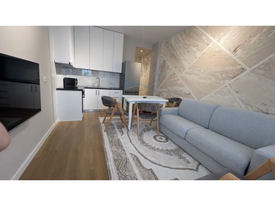 Tirane, jepet me qera apartament 1+1 Kati 1, 50 m² 450 € 