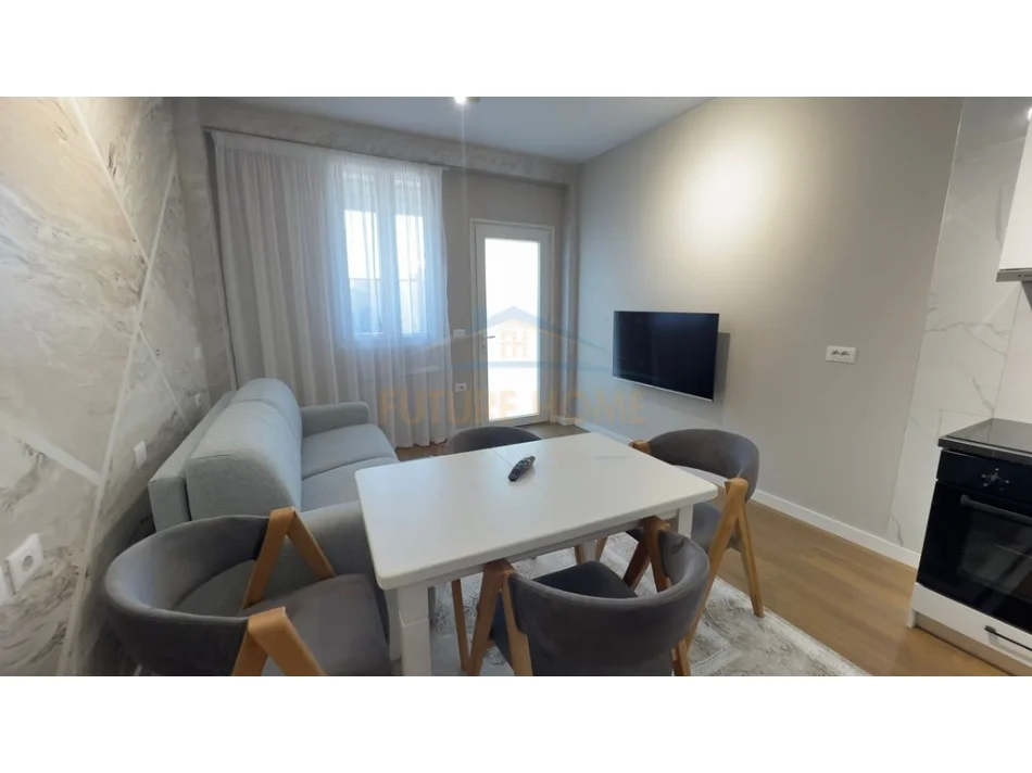 Tirane, jepet me qera apartament 1+1 Kati 1, 50 m² 450 € 