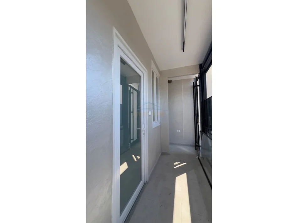 Tirane, jepet me qera apartament 1+1 Kati 1, 50 m² 450 € 