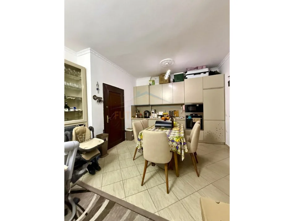 Tirane, shitet apartament 1+1 Kati 1, 49 m² 95.000 € (Misto Mame)