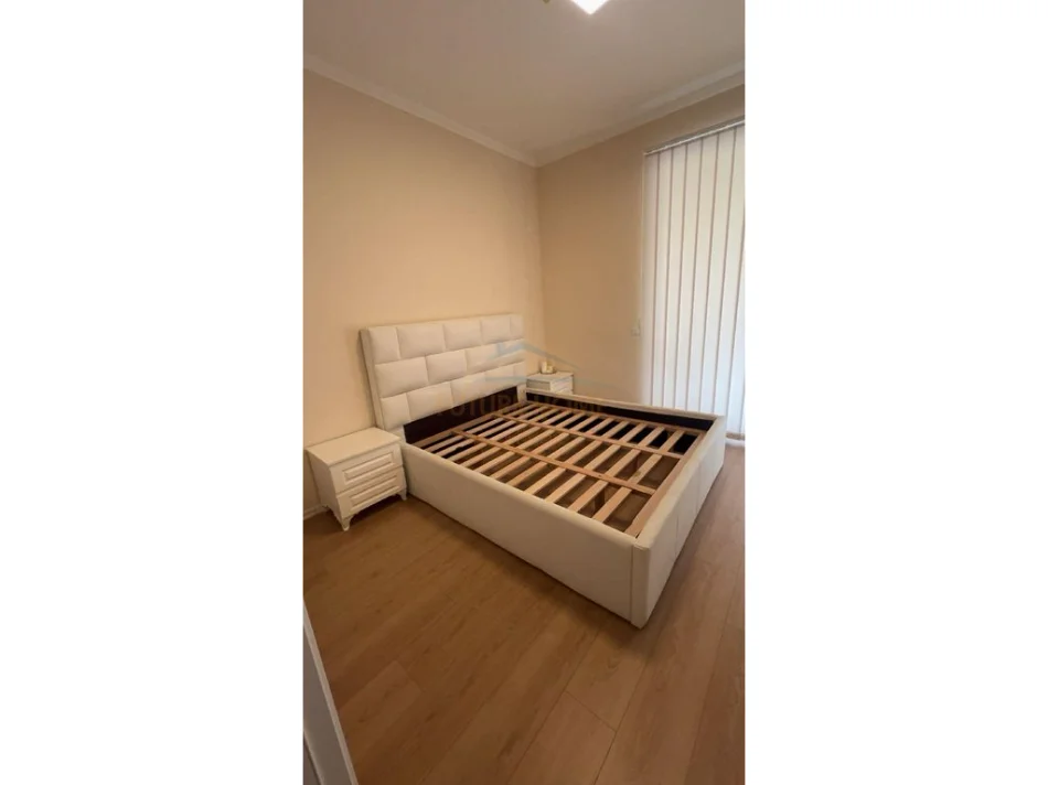 Tirane, jepet me qera apartament 2+1 Kati 4, 103 m² 700 € (Grand Gallery)