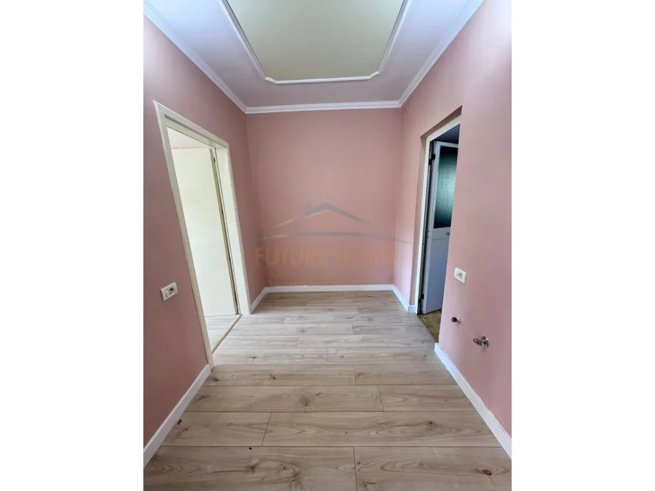 Tirane, shitet apartament 1+1+Ballkon Kati 2, 58 m² 123.000 € (Rruga Irfan Tomini)