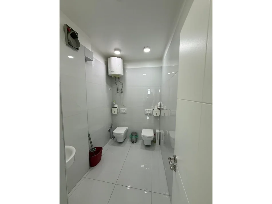 Tirane, shes ambjent biznesi Kati 1, 74 m² 275.000 € (Zogu i Zi, Tirane.)