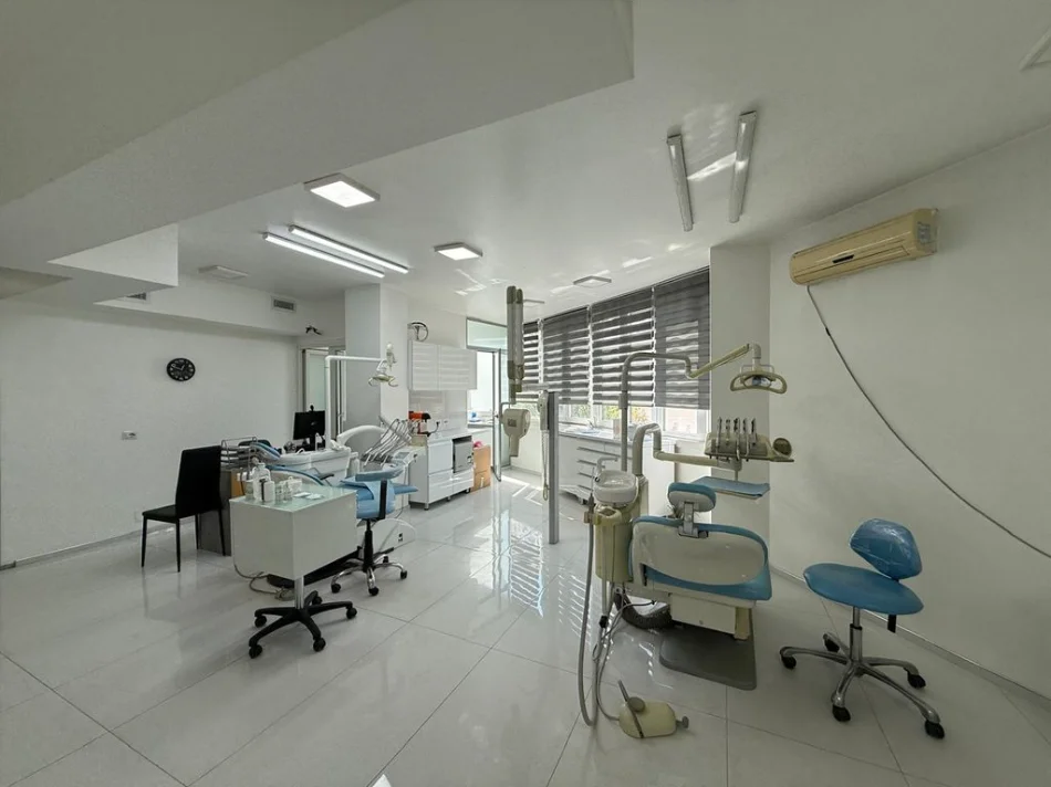 Tirane, shes ambjent biznesi Kati 1, 74 m² 275.000 € (Zogu i Zi, Tirane.)