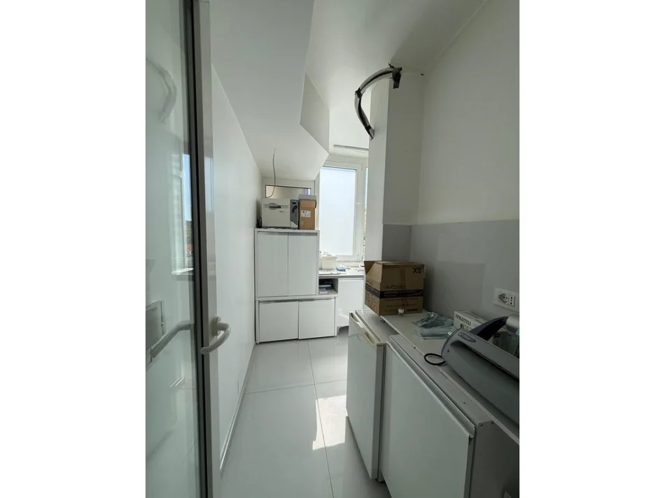 Tirane, shes ambjent biznesi Kati 1, 74 m² 275.000 €
