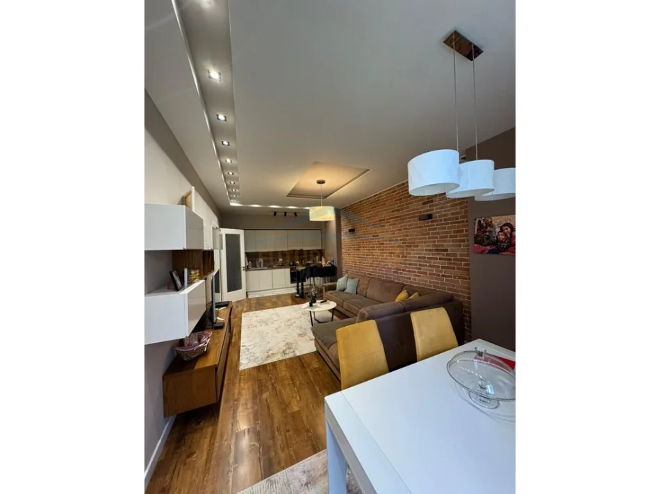 Tirane, shitet apartament 2+1+Ballkon Kati 1, 104 m² 188.000 € (Unaza e re)