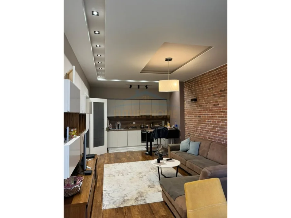 Tirane, shitet apartament 2+1+Ballkon Kati 1, 102 m² 197.000 € (Unaza e Re)