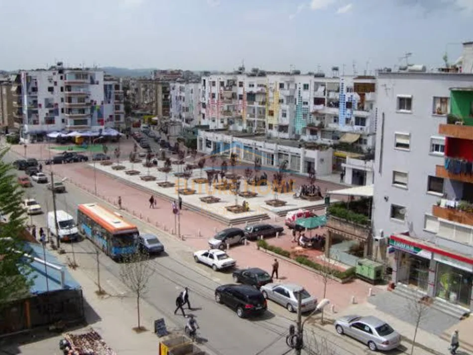 Tirane, shitet apartament 2+1 Kati 3, 103 m² 170.000 € (XHAMLLIK)