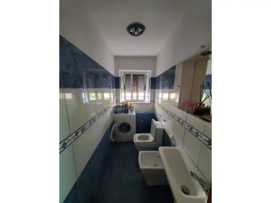 Tirane, shitet apartament 3+1+Ballkon Kati 2, 73 m² 225.000 € (21 Dhjetori)