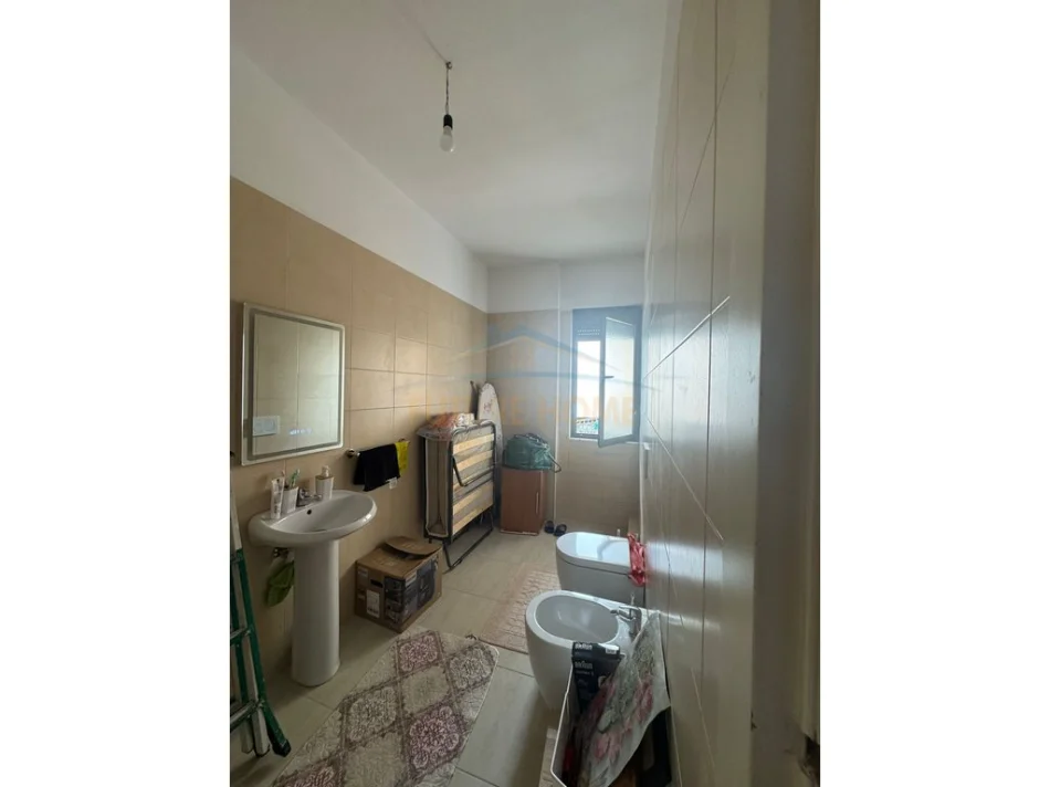 Tirane, jap me qera apartament 2+1 Kati 7, 83 m² 600 € (Astir , Tiranë,)