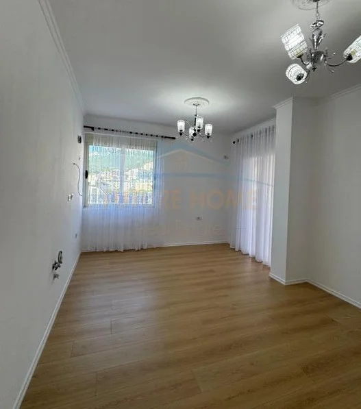 Tirane, shitet apartament 2+1 Kati 2, 86 m² 135.000 € (Rruga e Dajtit)