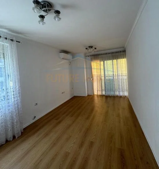 Tirane, shitet apartament 2+1 Kati 2, 86 m² 135.000 € (Rruga e Dajtit)