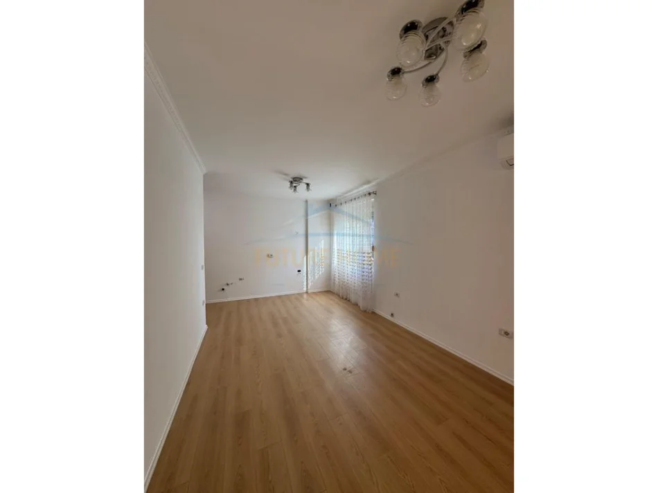 Tirane, shitet apartament 2+1 Kati 1, 88 m² 135.000 € (FRESKU)