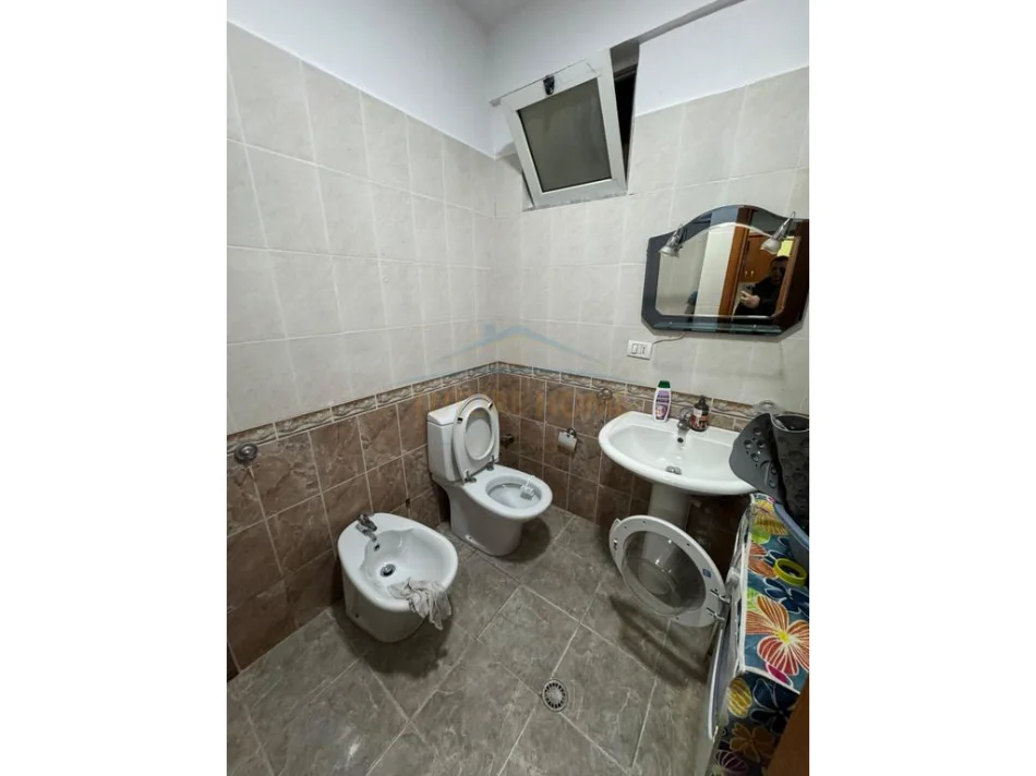 Tirane, shitet apartament 1+1+Ballkon Kati 1, 60 m² 110.500 € (UNAZA E RE)