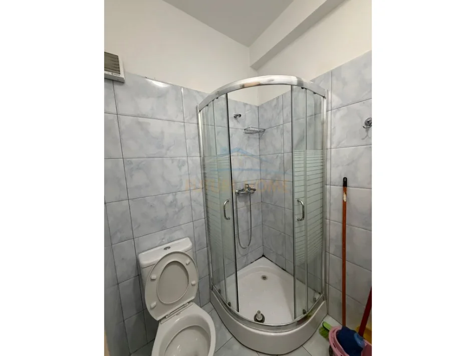 Tirane, jepet me qera apartament 2+1 Kati 5, 84 m² 550 € (Unaza e Re, Astir.)