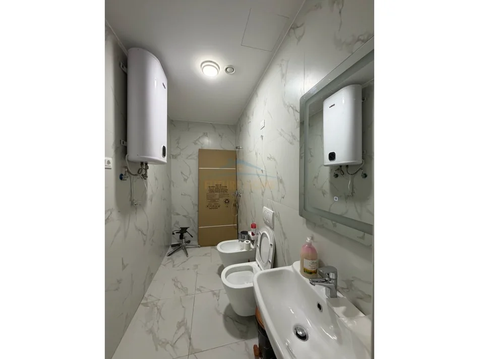 JEPET ME QERA AMBJENT PER ZYRA , LAKE VIEW, LIQENI I TIRANES