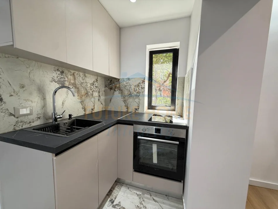 Tirane, shitet apartament 1+1+Ballkon Kati 3, 48 m² 145.000 € (Shkolla e Baletit)