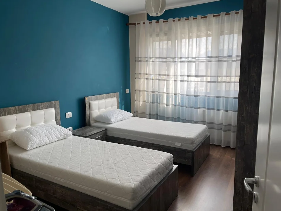 Tirane, jepet me qera apartament 2+1 Kati 4, 115 m² 850 € (Kopshti Zoologjik)