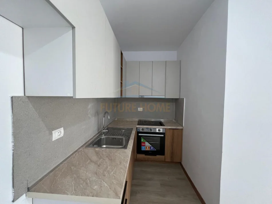 Tirane, jepet me qera apartament 2+1 Kati 1, 95 m² 430 € (5 Maji)