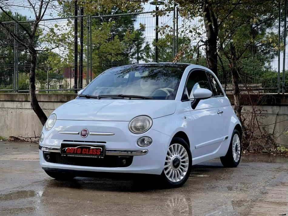 Tirane, shes makine FIAT 500 Benzin, blu e hapur automatik Klima 49.000 km 5.900 €