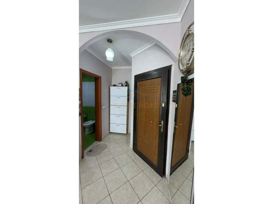 Tirane, shitet apartament 2+1 Kati 5, 144 m² 167.000 € (Fresk)
