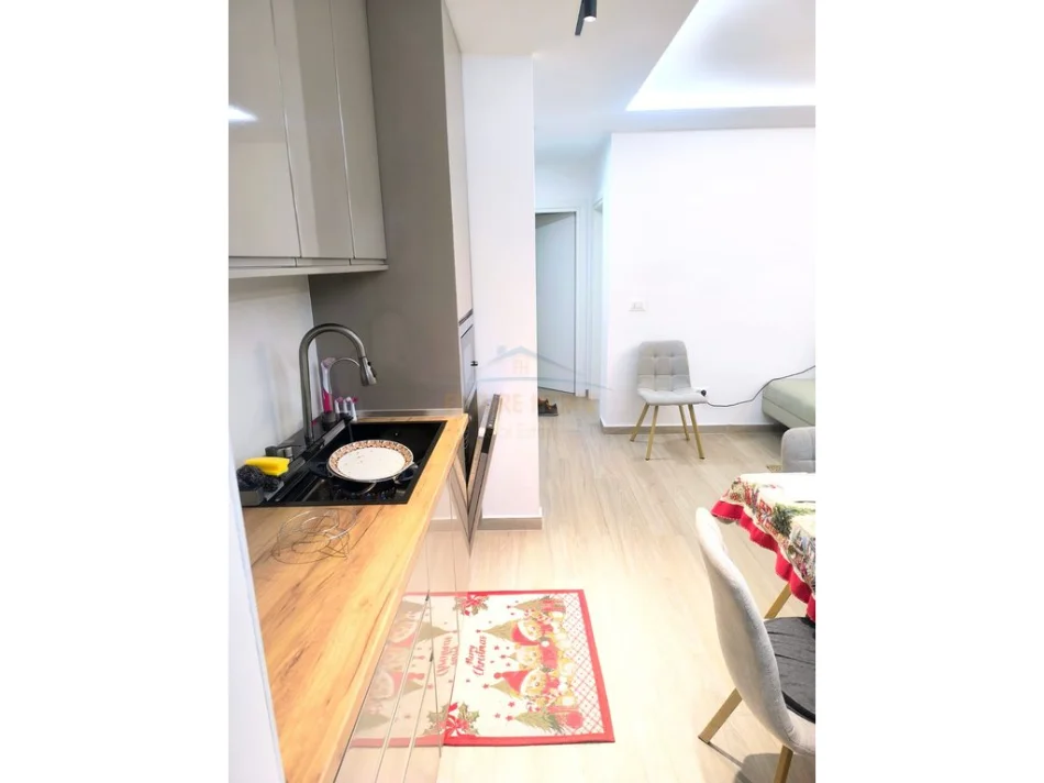 Tirane, shitet apartament 2+1 Kati 2, 78 m² 200.000 € 