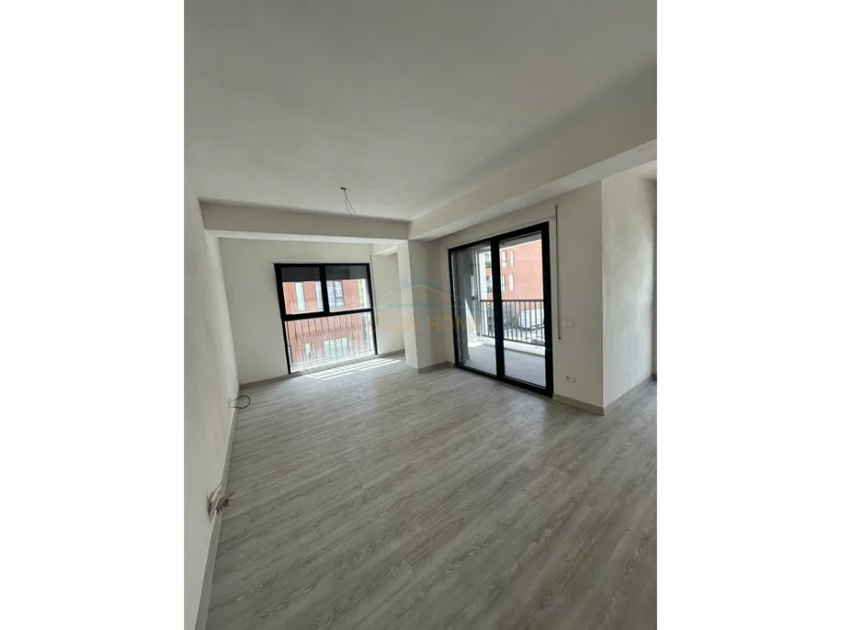 Tirane, shitet apartament 3+1 Kati 1, 147 m² 275.000 € (Bulevardi i Ri)