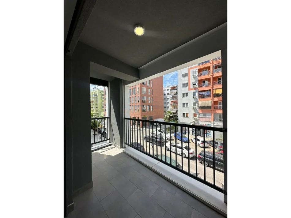 Tirane, shitet apartament 3+1 Kati 1, 147 m² 275.000 € (Bulevardi i Ri)