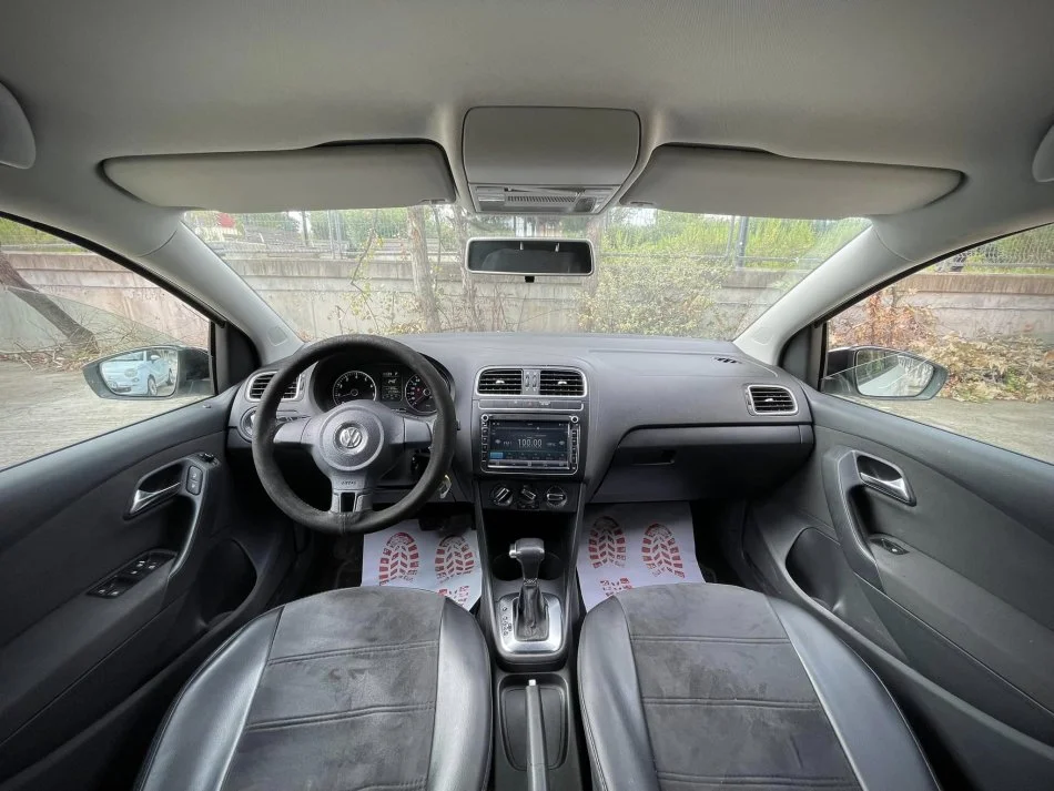 Tirane, shes makine VW POLO Benzin, e bardhë automatik Klima 243.000 km 6.500 €