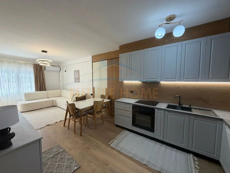 Tirane, shitet apartament 1+1+Ballkon Kati 5, 67 m² 121.000 € (UNAZA E RE)