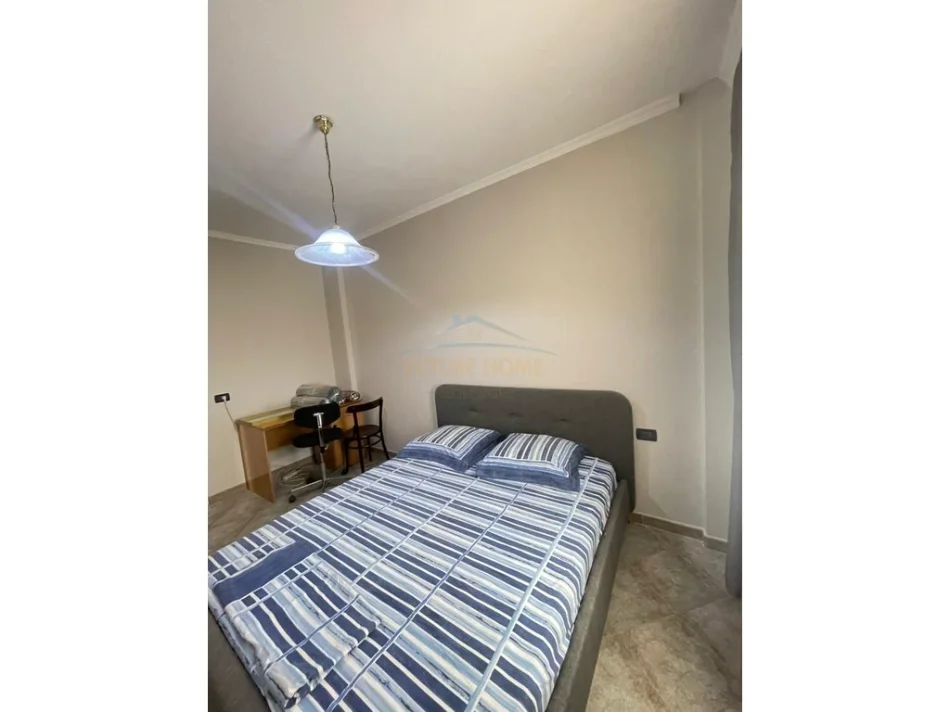 Tirane, jepet me qera apartament 2+1+Ballkon Kati 4, 80 m² 700 € (Myslym Shyri)